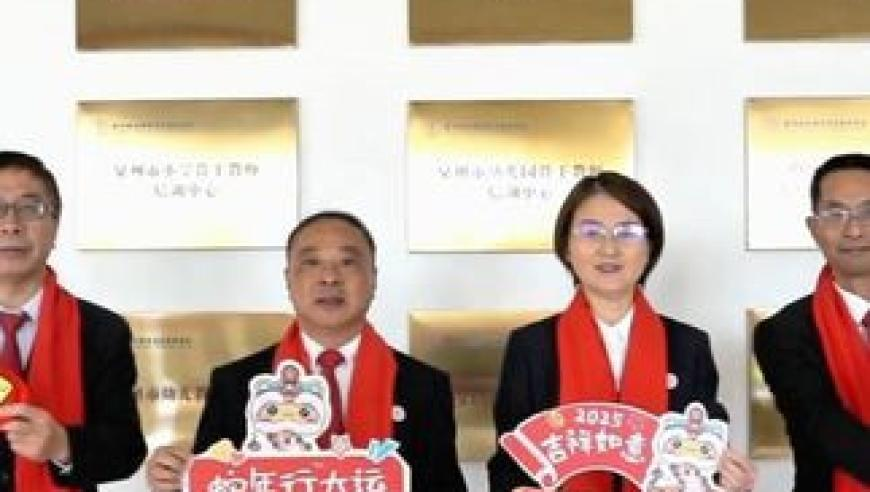 新澳门六开奖结果资料查询最新消息,武契奇专车行驶中后轮突然飞出,准确资料解释落实_工具版V10.9