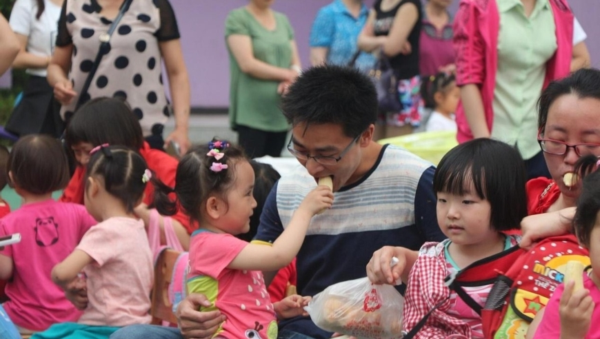 谢霆锋说我一定会加场,管家婆免费资料三期必中,机构预测与落实方法揭秘_静态版V12.33